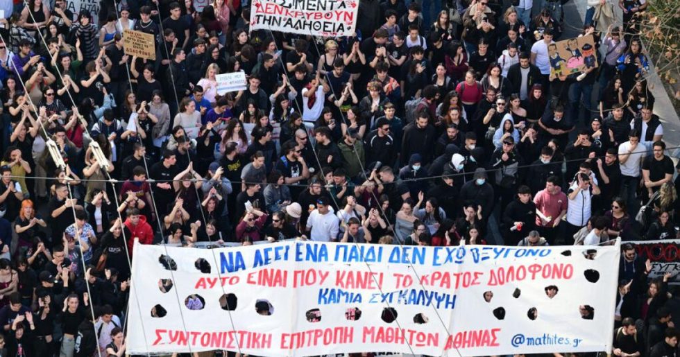 Τέμπη: Ξανά στους δρόμους για δικαιοσύνη τρία χρόνια μετά